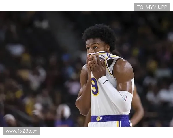 布朗尼仅4分钟不悦雷迪克解释原因